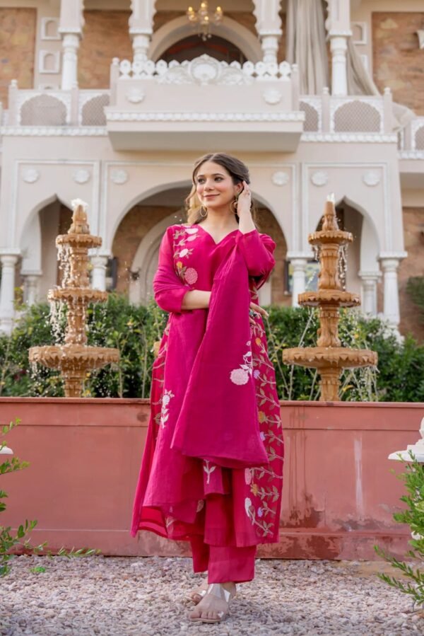 Cream Chanderi Floral Embroidered Kurta Set with Dupatta